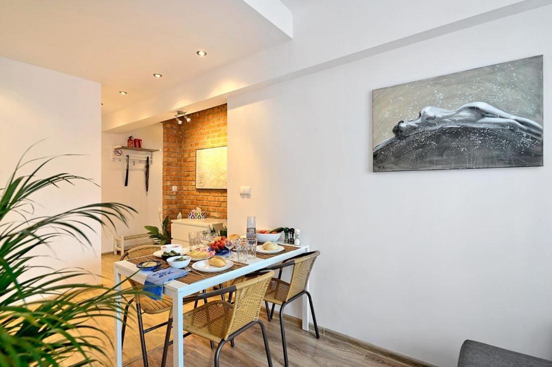 Apartment Lovely